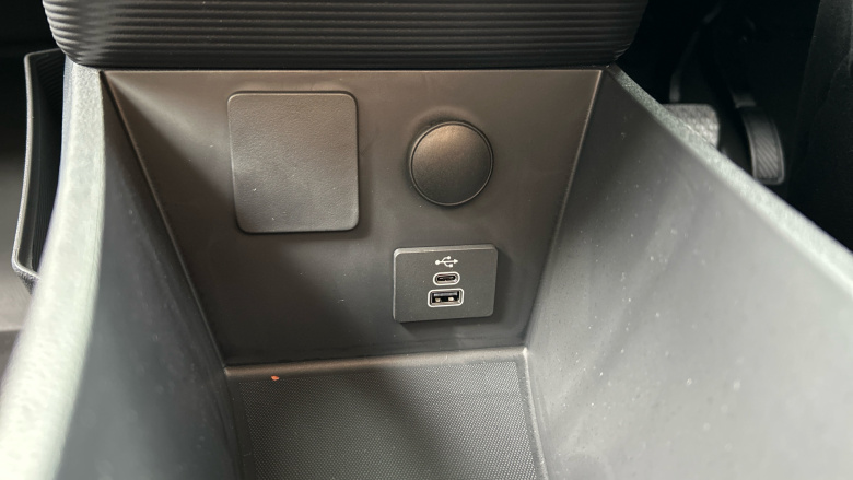 Ford Transit Courier E-Transit Courier 100kW 43kWh Limited Van Auto